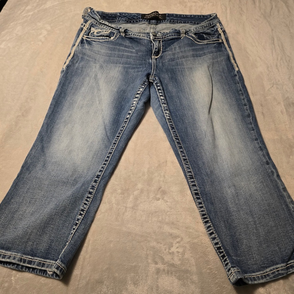 Maurices Premium Thick Stitch Capri Jeans Womens 20 Reg Blue Embellished Y2K